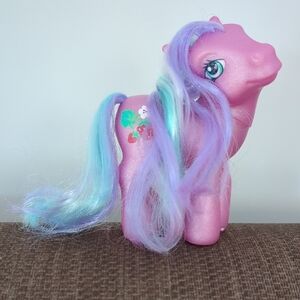 2002 My Little Pony G3 Sweet Berry Rainbow Pony